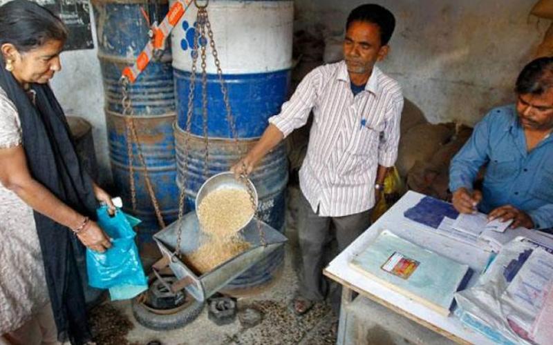 Central government has made a new scheme, ration card holders will now get pulses and edible oil along with wheat and rice... central government big news hindi news khabargali 