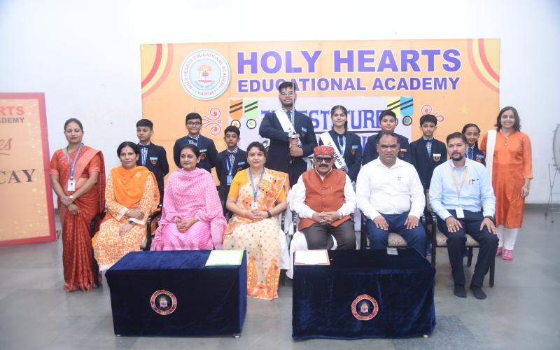 'Student Council Oath Taking Ceremony' concluded at Holy Hearts Civil Lines, Raipur School. Head Boy Rankak Raj Mehta and Head Girl Tanishka Kukreja were elected. Chairman Acharya Surendra Pratap Singh; Principal Mrs. Neepa Chauhan; Vice Principal Kamal Kishore; Mrs. Sunita Tandon; Head Mistress Ms. Shalini Agarwal; Chhattisgarh, Khabargali