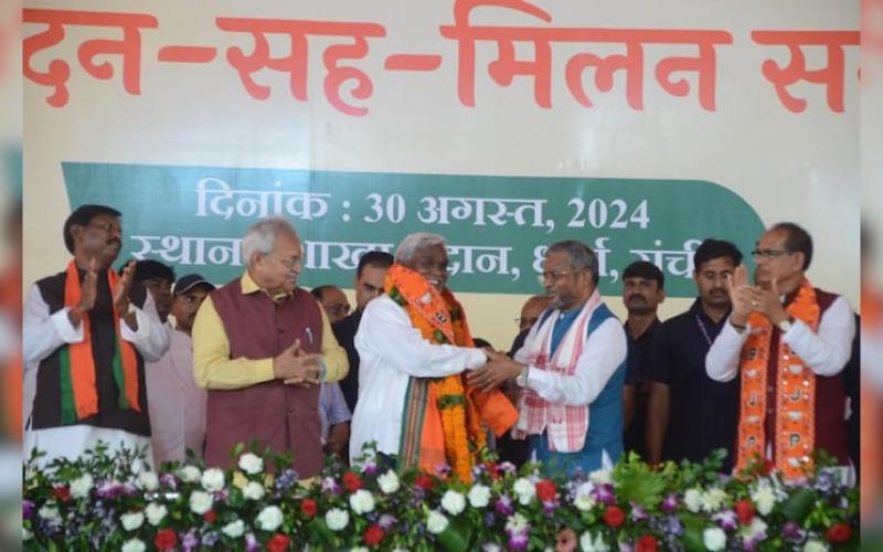 Former Chief Minister Champai Soren joins BJP, Khabargali