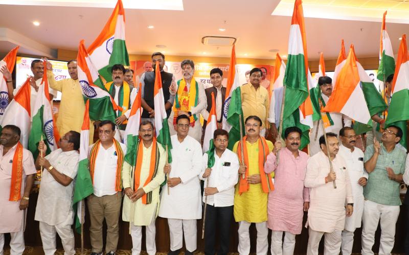 BJP's huge meeting concluded, Kiran Dev, Guruprakash, Arun Sao, Pawan Sai, OP Choudhary gave detailed guidance, Har Ghar Tiranga Abhiyan is now a nationwide campaign: Guruprakash Paswan, BJP State General Secretary and State Convener of Har Ghar Tiranga Abhiyan program Sanjay Srivastava, Khabargali