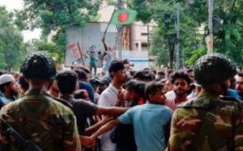 Protestors in Bangladesh targeted the Supreme Court, demanded resignation of judges...  latestnews hindinews  bignews  khabargali 