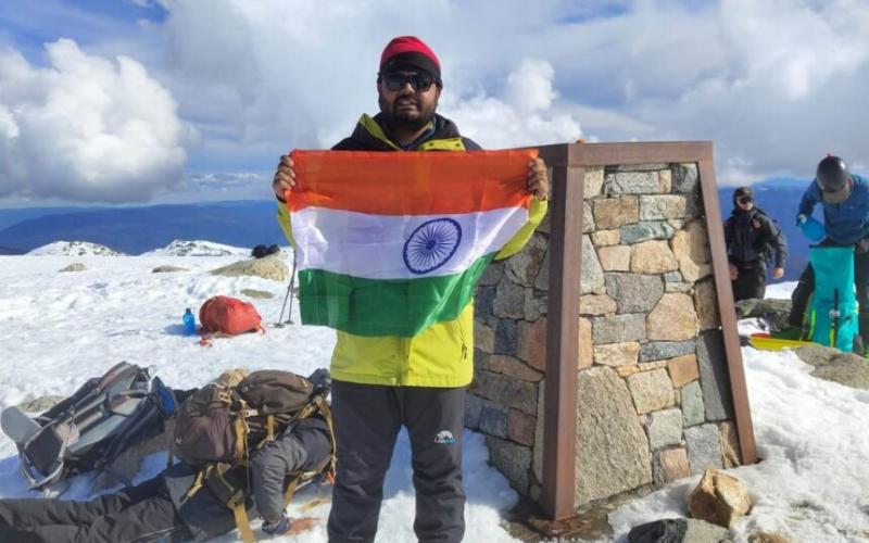 Chhattisgarh's mountaineer Rahul hoisted the tricolor on Australia's highest peak  cg news hindinews latestnews chhattisgarh news khabargali 