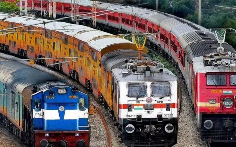 Good news: For those going home for the festival...519 special trains will start operating from tomorrow, Khabargali
