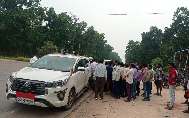 Villagers demanded to start Parsa mine from the collector who came on tour in Udaipur area, Collector Vilas Bhoskar, Chhattisgarh, Khabargali