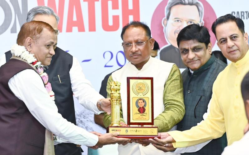 Chief Minister Sai inaugurated the cartoon festival by making a cartoon, Cartoon Watch, the country's only cartoon magazine, organised cartoon festival in Raipur, cartoonists honoured, Indore's cartoonist Shri Ismail Lahri honoured for his special contribution in the field of cartoon, release of cartoon book 'Tulsi Sugandh' based on the couplets of Saint Shri Tulsidas ji, Assembly Speaker Dr Raman Singh, Raipur MP Brijmohan Agarwal, senior journalist Dr Himanshu Dwivedi, Cartoon Watch editor Trayambak Sharm