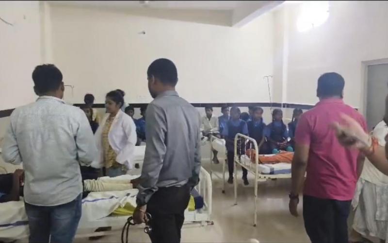 Lizard in midday meal, two children fall ill... cg news hindinews khabargali