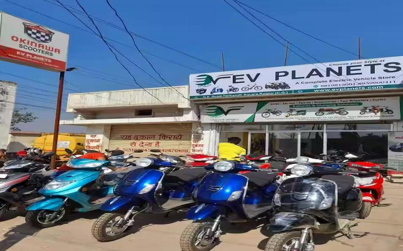 Electric Vehicles: More than 2 lakh EVs on the roads of Chhattisgarh, servicing centers and spare parts missing, cg news latest news cg news hindnews khabargali 