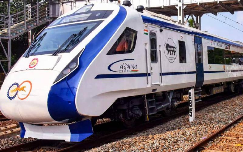 Vande Bharat Express will have stoppages at three places and will cover a distance of 300 km in 5 hours.vande bharat express cg news bignews hindinews khabargai 
