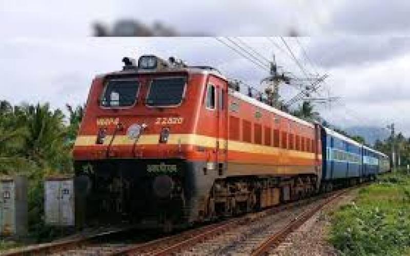 Attention railway passengers, many trains passing through Raipur have been cancelled, see the list...  cgnews raipurnewshindinews khabargali 