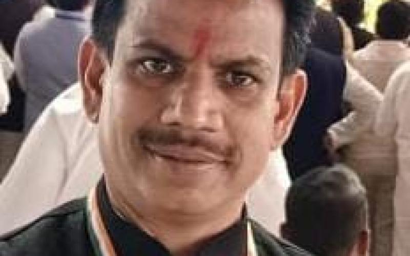 The traffic system is in a bad state, people are troubled by the jams on the roads and intersections of the city, Manoj Singh Thakur, Advocate, former member of Chhattisgarh Labor Welfare Board, Raipur South Assembly, Khabargali