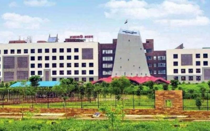 Strict action on negligence in cataract operation, eye surgeon along with eye assistant and staff nurse also suspended, Chhattisgarh, Khabargali