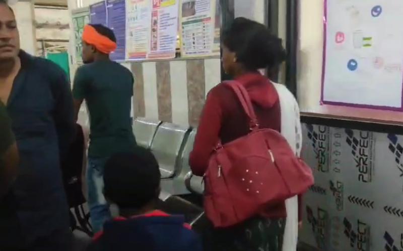 Crazy lover broke the eyes of the student, refused to marry her and then did this in a drunken state… cg news latest news cg big news khabargali 