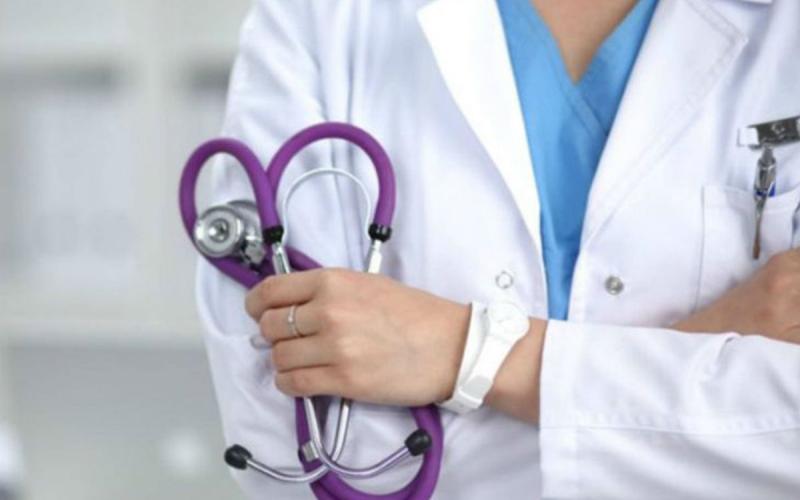 Government doctors who see patients in private clinics will not fare well, major action will be taken  cg news raigarhnews cg bignews hindinews khabargali 