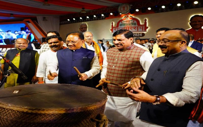 छत्तीसगढ़ राज्योत्सव का नगाड़ा बजाकर आगाज, आज होंगे ये कार्यक्रमChhattisgarh Rajyotsav begins by playing drums, these programs will be held today  cg news hind news cg rajyoutsav cg big news khabargali   