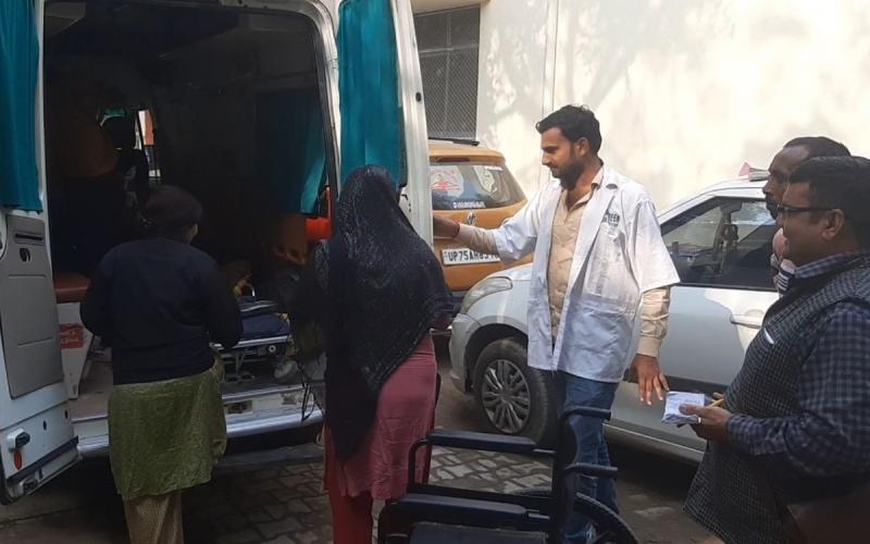 प्रसव के बाद बिगड़ी महिला और जुड़वा बच्चों की हालत, एम्बुलेंस में आक्सीजन नही होने से तीनों की मौत खबरगली The condition of the woman and her twins deteriorated after delivery, all three died due to lack of oxygen in the ambulancec cg news hindi news cg big news latest news khabargali 