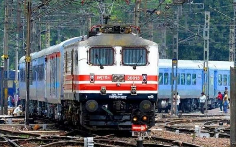 विशाखापट्टनम से गोरखपुर के बीच 4 कुंभ स्पेशल ट्रेनें चलेंगी, रायपुर के यात्री कर सकेंगे सफर खबरगली   4 Kumbh special trains will run between Visakhapatnam and Gorakhpur, passengers from Raipur will be able to travel cg news cg big news cg hindi news latest news khabargali