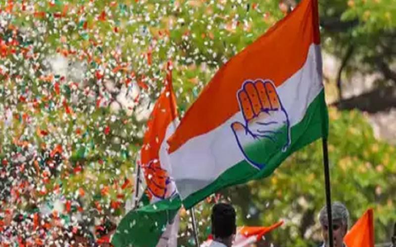 कांग्रेसी नेताओं पर मारपीट और लूटपाट का मामला दर्ज, विधायक की मौजूदगी में हुई थी घटना खबरगली Case of assault and robbery registered against Congress leaders, incident happened in presence of MLA cg news hindi news cg big news latest news chhattisgarh news khabargali   