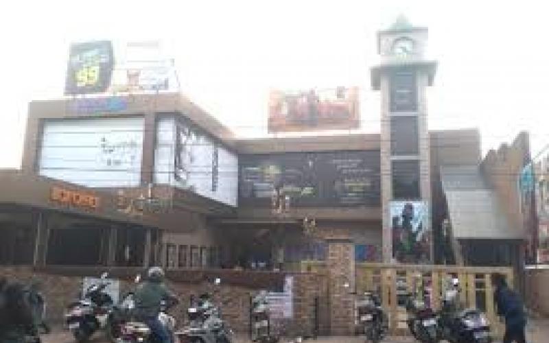  पुष्पा-2 के दौरान टॉकीज में लूट, डेढ़ लाख ले उड़े बदमाश खबरगली Robbery in talkies during Pushpa-2, miscreants took away Rs 1.5 lakh  cg news cg big news hindi news cg latest news khabargali 