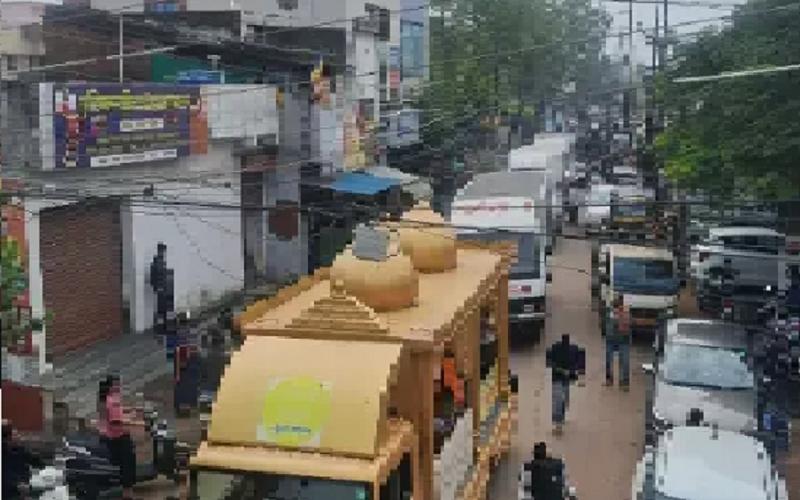  रायपुर में एक साथ निकली 4 युवकों की शव यात्रा, पूरे मोहल्ले में छाया मातम खबरगली The funeral procession of 4 youths took place together in Raipur, there was mourning in the entire locality cg news hin