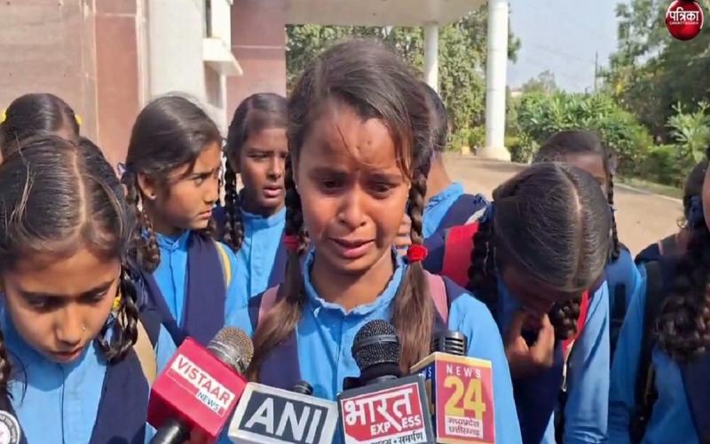 स्कूल में रील्स बनाना पड़ा महंगा, प्रधान पाठिका निलंबित खबरगली  Making reels in school proved costly, head teacher suspendedcg news hindii news cg big news latest news khabagali 