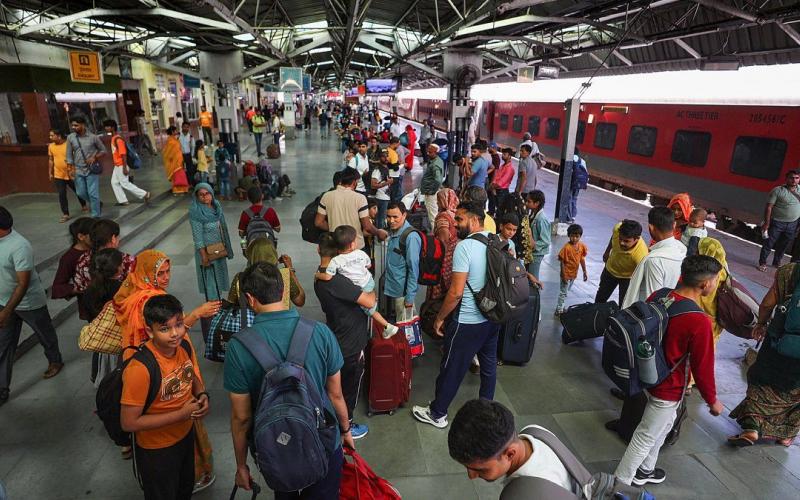 यात्रियों को एक बार फिर से होगी परेशानी, रेलवे ने रद्द की ये 9 ट्रेनें खबरगली   Passengers will once again face trouble, Railways canceled these 9 trainscg news hindi news cg latest news cg big news khabargali 