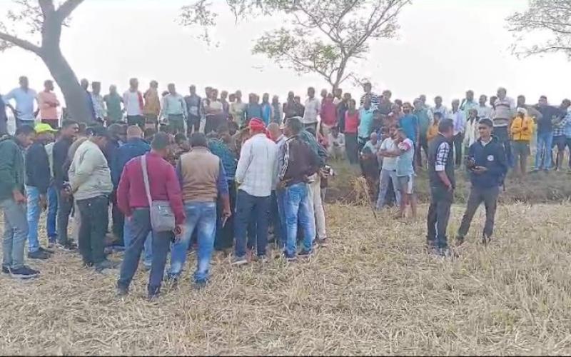 आरक्षक ने किया सुसाइड, हथेली पर लिखा, कर्मचारी को फंसाया जा रहा…खबरगली Constable committed suicide, wrote it on his palm, employee is being framed  cg news cg big news hindi news khabargali 
