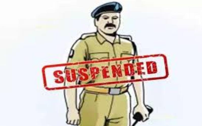 पुलिस विभाग में बड़ी कार्रवाई, प्रधान आरक्षक और आरक्षक निलंबित खबरगली Major action in police department, head constable and constable suspended cg news hindi news cg latest news cg big news surajpur news cg news khabargali
