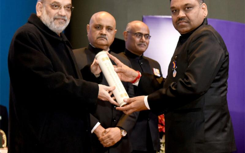 Chhattisgarh cadre IPS Amit Kumar awarded with President's Police Medal, Khabargali
