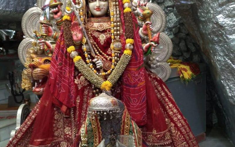 On January 12, Pankaj Joshi will organize a divine Mangalpath of Devsar Wali Mata, presentation of dance drama and tableau, Priest Vedprakash of Devsar Dham Bhiwani will be specially present, Raipur, Chhattisgarh, Khabargali