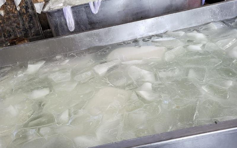   फूड एंड ड्रग विभाग का छापा, 4000 किग्रा नकली पनीर जब्त खबरगली Food and Drug Department raids, 4000 kg fake cheese seized  cg news cg big news latest news cg hindi news cg big news khabargali 