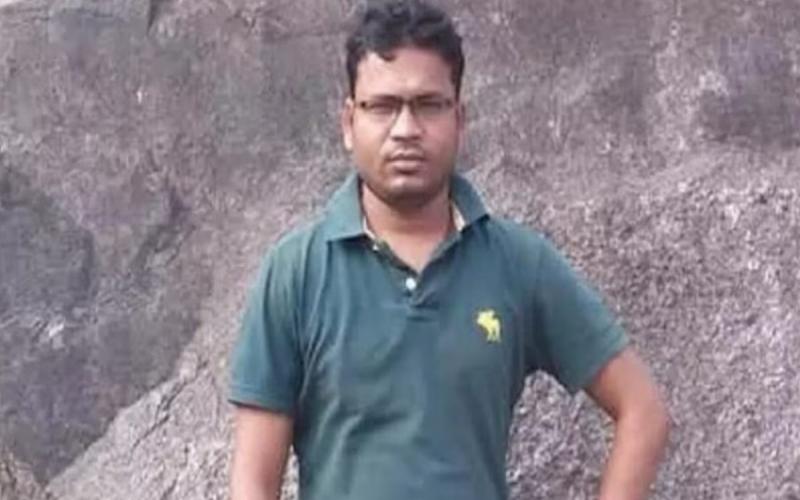 आरक्षक ने स्ट्रॉन्ग रूम में खुद को गोली मारी,  स्ट्रांग रूम में लगी थी ड्यूटी  खबरगली Constable shot himself in the strong room, was on duty in the strong room  cg news cg big news cg hindi news khabargali