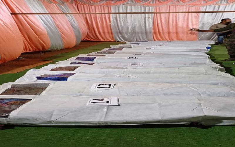  14 नक्सलियों के शव लाए गए रायपुर,  मेकाहारा मर्चुरी में होगा पोस्टमार्टम खबरगली Bodies of 14 Naxalites brought to Raipur, post mortem will be done in Mekahara mortuary.  cg news cg big news cg hindi news cg latest news khabargali 