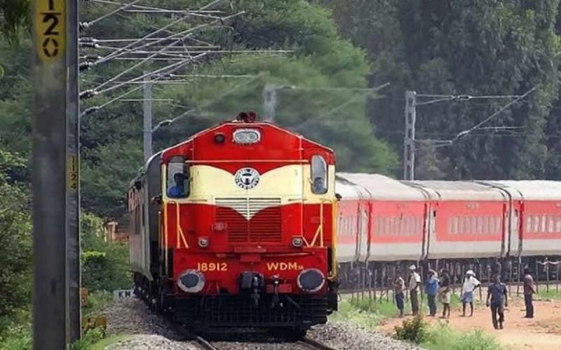  रेल यात्रियों को एक बार फिर होगी परेशानी, नौ पैसेंजर ट्रेनें रद्द ख़बरगली  Railway passengers will face trouble once again, nine passenger trains cancelled  cg news cg hindi news cg big news khabargali 