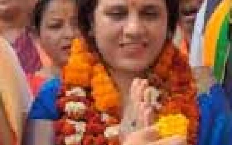 Meenal Chaubey won the election by 153290 votes, Raipur, Chhattisgarh, Khabargali