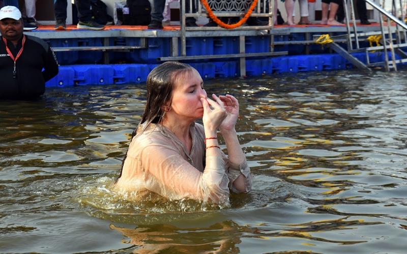 Video of women bathing in Maha Kumbh was sold.. Police identified 113 people, 13 FIRs registered, Prayagraj, Khabargali