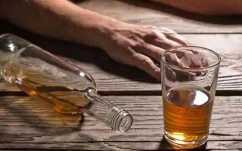 शराब पीने से 7 लोगों की मौत, 4 की हालत गंभीर खबरगली 7 people died due to drinking alcohol, condition of 4 is critical cg newsx hindi news cg big news latest news khabargali 