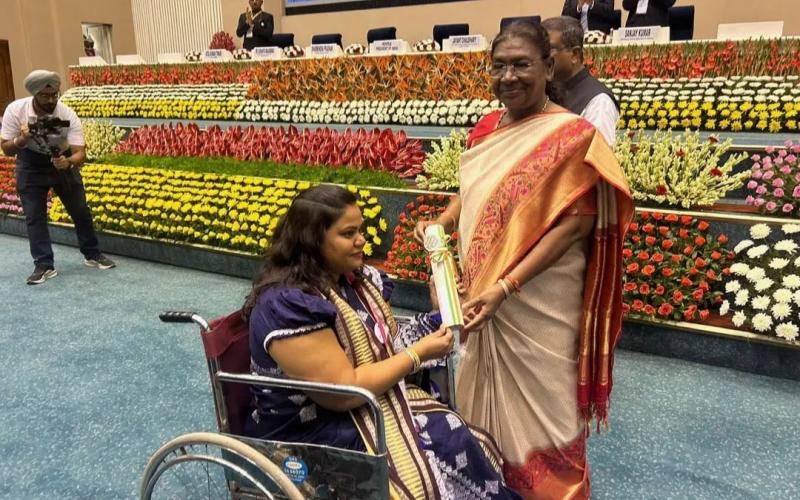 My students are my strength, and I am theirs' National Award winning teacher Mrs. K. Inspiring story of Sharada, Khedamara, Durg, Chhattisgarh, Khabargali