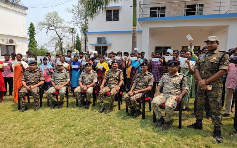 Big attack on Naxalism in Chhattisgarh: 50 Naxalites surrendered, CM Vishnudev Sai said - historic success, Khabargali