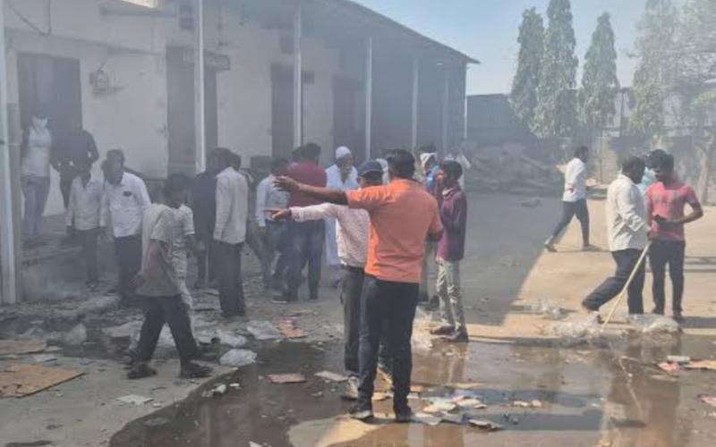 Fire broke out after explosion in a firecracker factory, 21 workers died latest News hindi News khabargali 