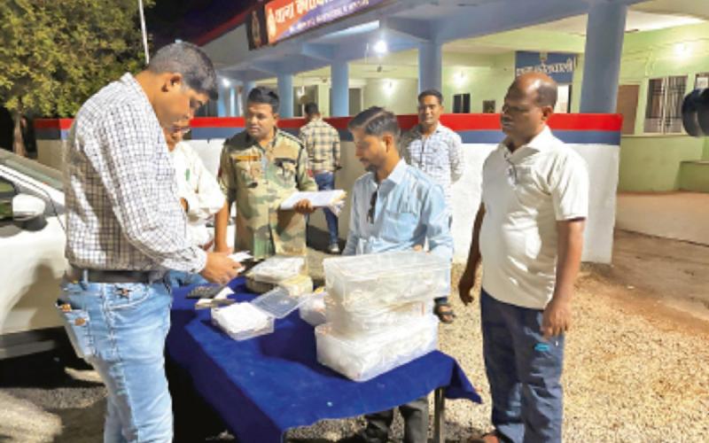 Gold worth Rs 3 crore and cash worth Rs 8.40 lakh recovered from car, two people from Raipur arrested cg news hindi News cg big news latest news khabargli 