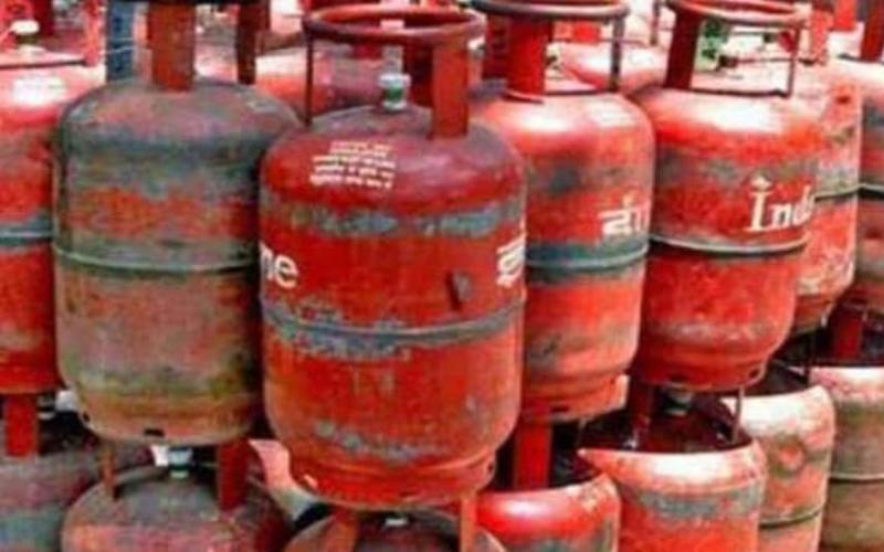 LPG prices increased by 50 rupees latest news hindi news khabargli 