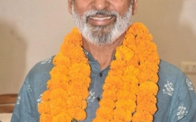 Kirti Vyas, Mukesh Purohit, Jayant Joshi, Rakesh Joshi, Manish Pandya, Lokesh Vyas, Kaushik Vyas, Neeraj Purohit, Lalit Rawal and Dharmendra Pandya became presidents of Gujarati Brahm Samaj for the third time, Raipur, Chhattisgarh, Khabargali