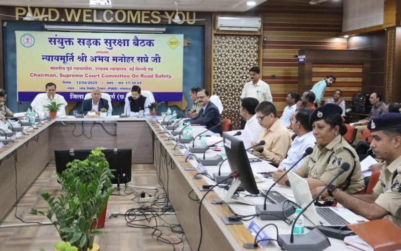 It is necessary for drivers to use helmets, seat belts and have license and insurance: Justice Shri Abhay Manohar Sapre, Supreme Court Review of road safety scenario by Committee on Road Safety.. Public awareness campaigns should be conducted to prevent road accidents, Sanjay Sharma, Chairman of Inter-Departmental Lead Agency Road Safety, Raipur, Chhattisgarh, Khabargali
