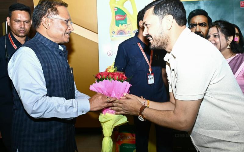 Chhattisgarh's culture and family values ​​are vividly depicted in the film "Suhaag": Chief Minister Vishnu Dev Sai praised the powerful acting of Padma Shri awardee and Dharsiwa MLA Shri Anuj Sharma, Raipur, Khabargali