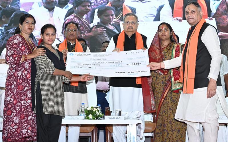 Chhattisgarh Disabled Finance and Development Corporation will now be Chhattisgarh Divyangjan Finance and Development Corporation, Chief Minister Sai announced, newly appointed Chairman Lokesh Kavadia took over the responsibility, our government is committed to the overall development of the disabled: Chief Minister Vishnu Dev Sai, Assembly Speaker Dr. Raman Singh, Women and Child Development Minister Mrs. Laxmi Rajwade, Raipur, Khabargali