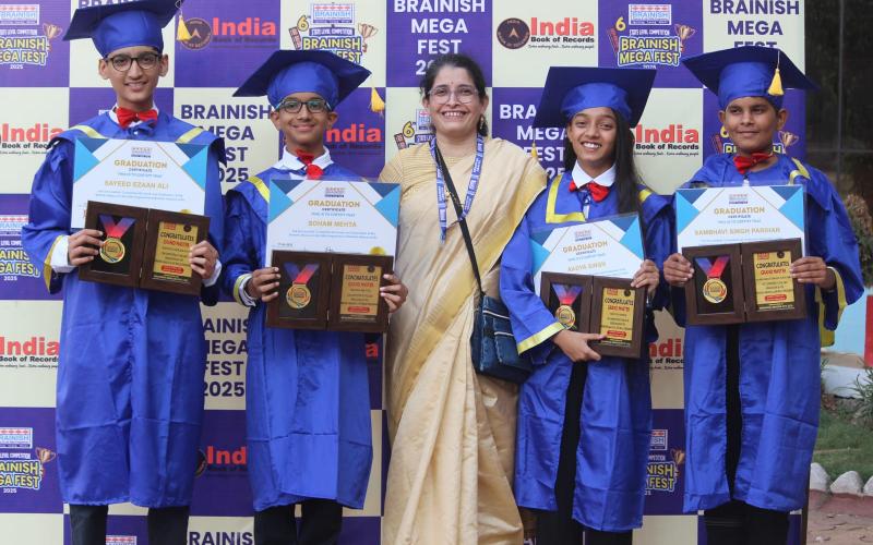 Superb performance of children in 'Brainish Megafest'... Won in many categories including Champion Trophy, did mathematical calculations in few moments, Deepa Ma'am, Brainish Abacus Class, Shailendra Nagar, Raipur, Chhattisgarh, Khabargali