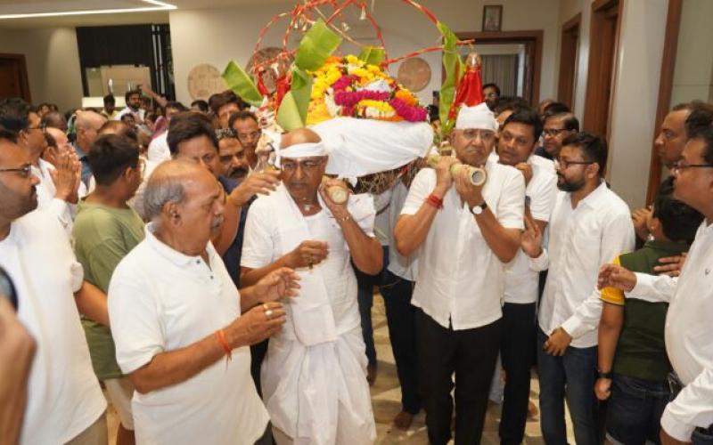 Huge crowd gathered on the last journey of sage like personality Ramjilal Agarwal, thousands gave final farewell, tireless karma yogi...Chhattisgarh, Madhya Pradesh and Rajasthan knew him as senior social worker, cow protector, father of MP Brijmohan Agarwal, senior social worker, cow protector, and national patron of Agarwal society, Raipur, Chhattisgarh, Khabargali