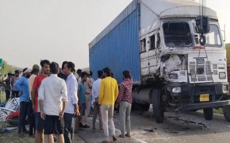 The joy of marriage turned into mourning, 5 people including the bride and groom died। Hindi news big news latest news  jaypur news khabargali 