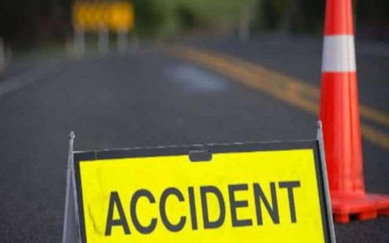A car full of baraatis overturned, 4 people died and 15 were injured latest news hindi news big news khabargali 