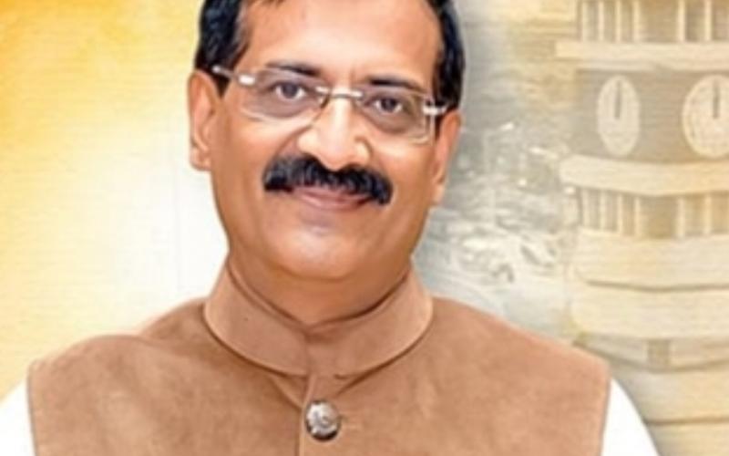 Apex Bank Chairman and BJP State Spokesperson Kedar Gupta has been made the Independent Director, Non Official, of Navratna Company Mazgaon Dockship Builders Limited. This company is under the Ministry of Defense and manufactures ships and submarines. Raipur, Chhattisgarh, Khabargali